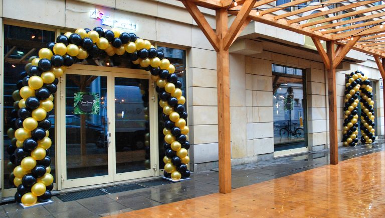 Bramy z balonów na otwarcie restauracji Do Sopotu
