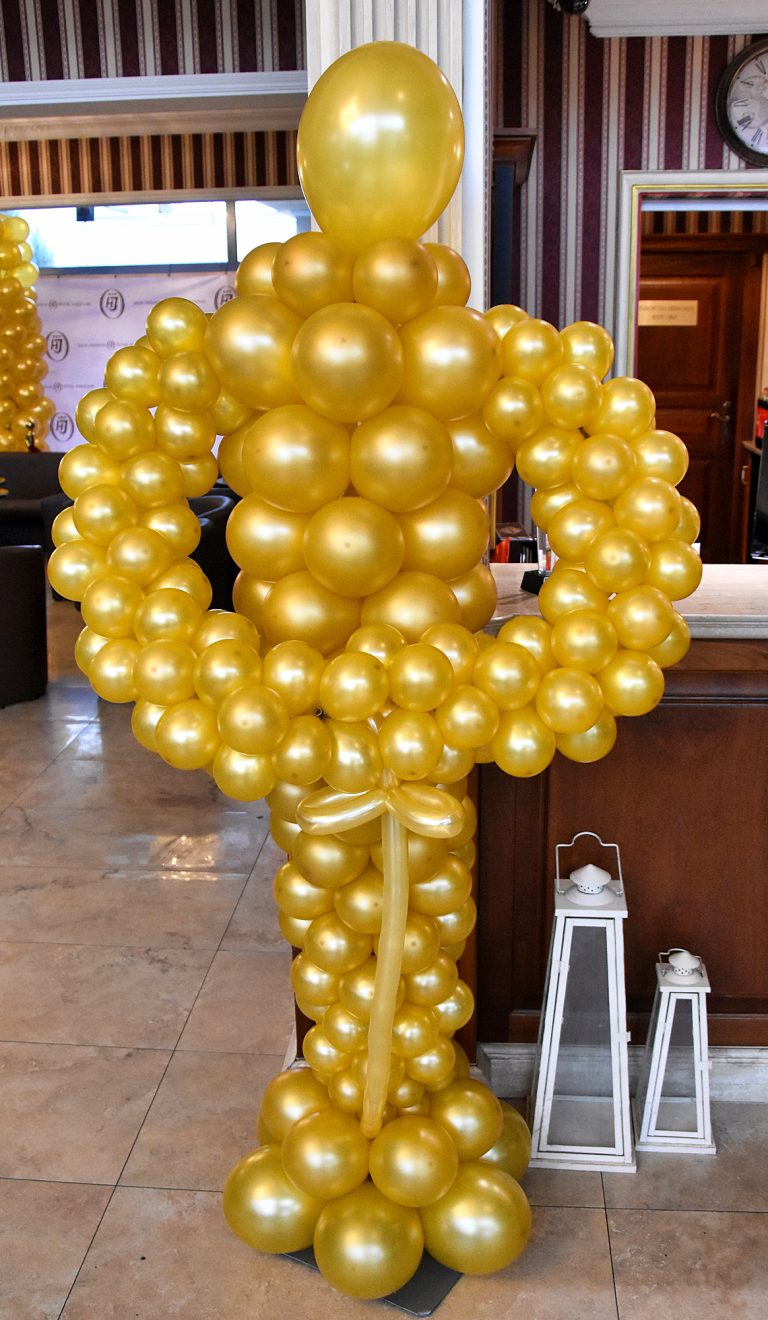 Figura Oskara z balonów