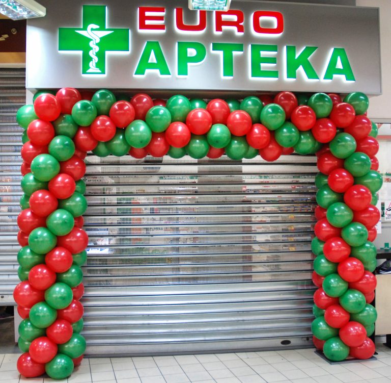 Brama z balonów na otwarcie Euro Apteki