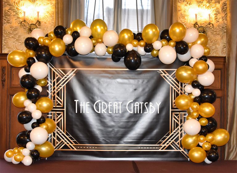 Dekoracja z balonów na imprezę w stylu Wielki Gatsby