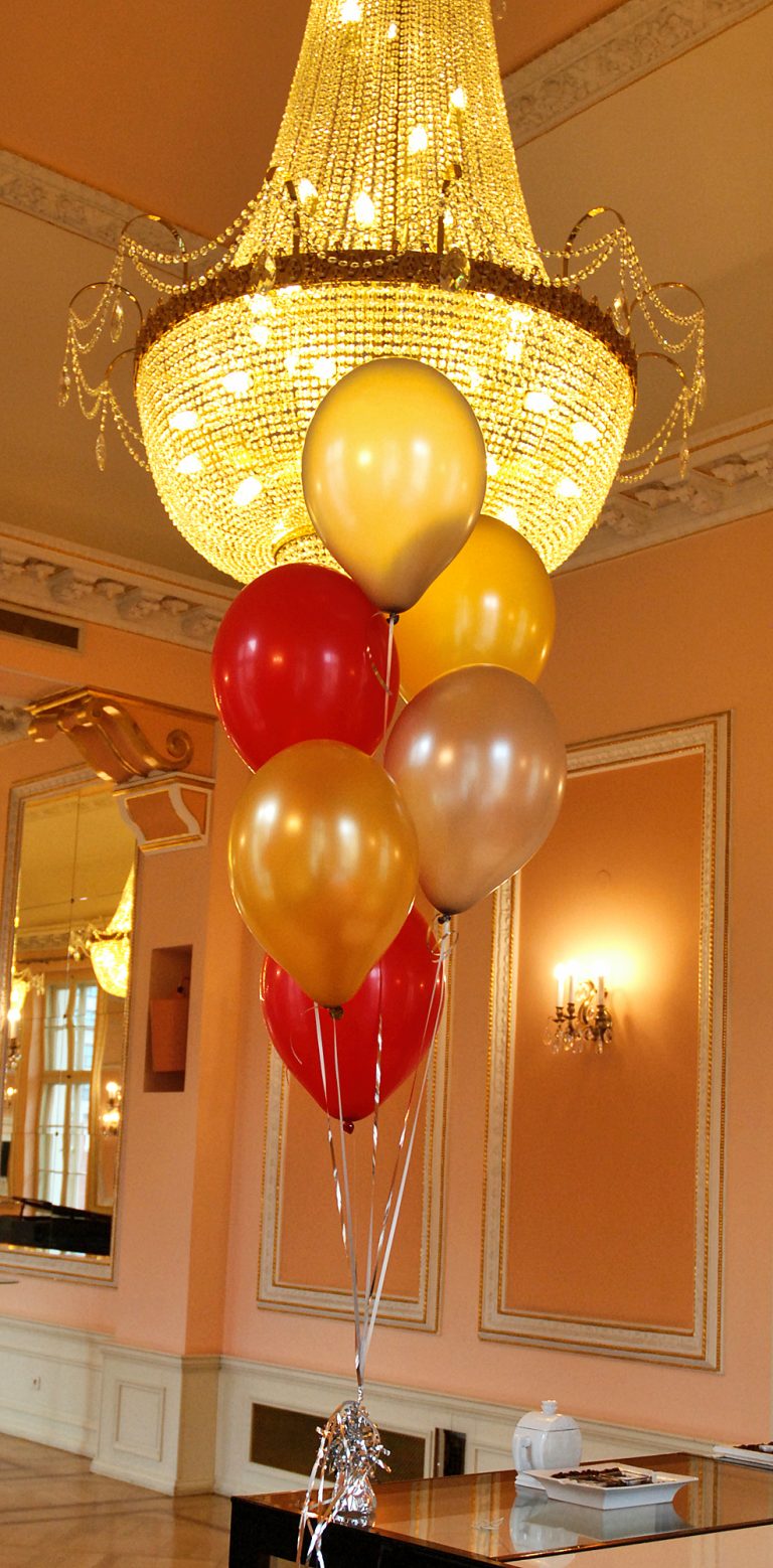 Balony z helem w Operze Wrocławskiej