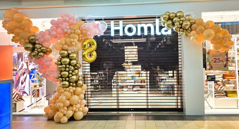 Organiczne dekoracje balonowe na 8 urodziny salonu Homla