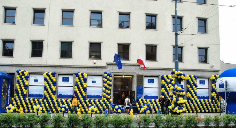 Dekoracja balonowa na otwarcie siedziby Komisji Europejskiej we Wrocławiu