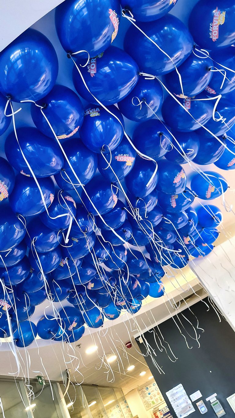 Balony z nadrukiem i helem dostarczone do firmy