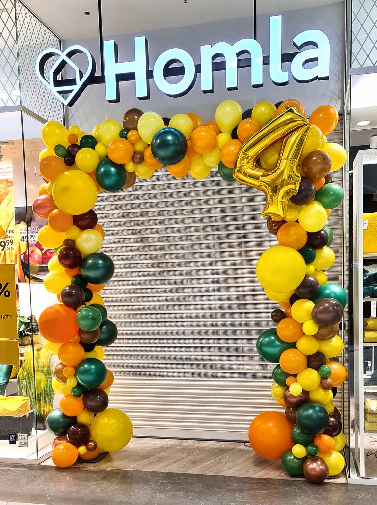 Brama z balonów na 4 urodziny salonu Homla