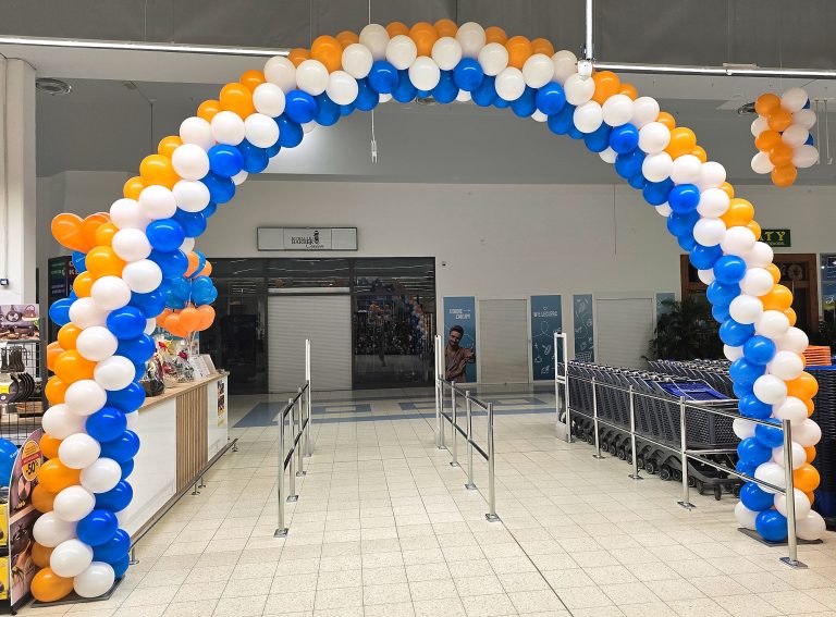 Brama z balonów w hipermarkecie LeClerc