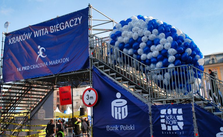 1000 balonów helowych do wypuszczenia w Krakowie w czasie maratonu