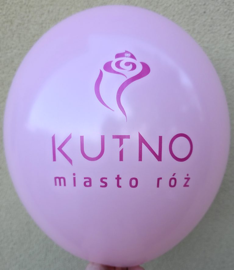 Ciemno różowy nadruk na jasno różowym balonie