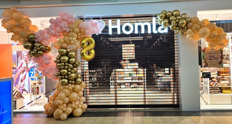 Nietypowa brama z balonów na urodziny sklepu Homla