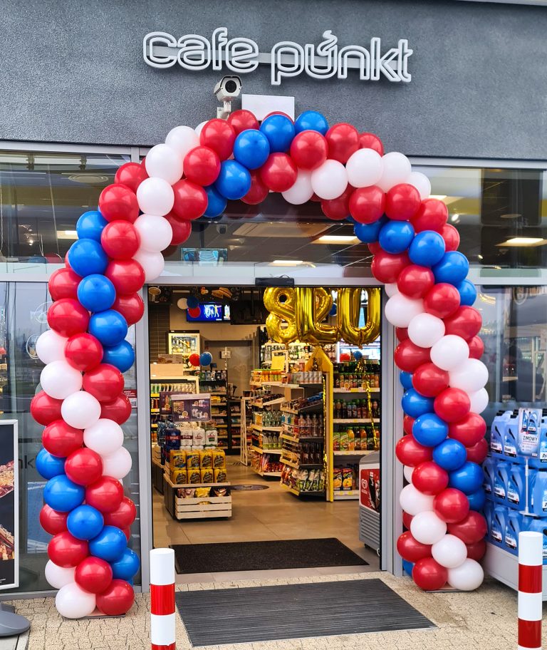 Brama z balonów na otwarcie stacji benzynowej sieci Lotos