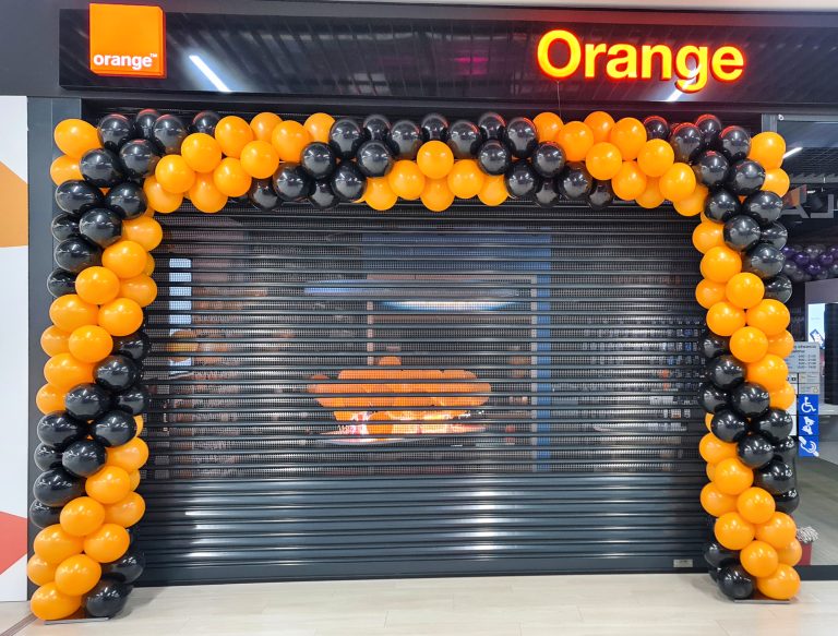 Brama z balonów dla salonu Orange