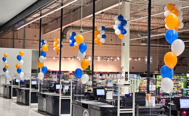 Dekoracja z balonów w hipermarkecie LeClerc na otwarcie