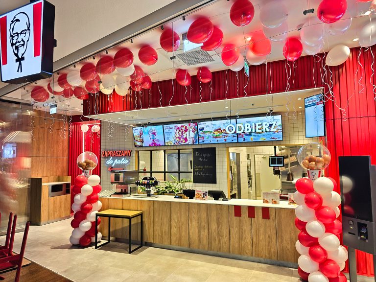 Dekoracja z balonów na otwarcie restauracji KFC