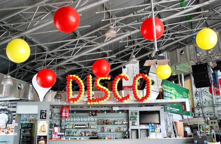Dekoracja z balonów na imprezę w stylu Disco w Katowicach