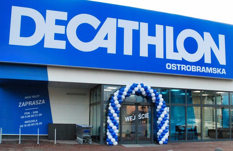 Brama z balonów na otwarcie sklepu Decathlon