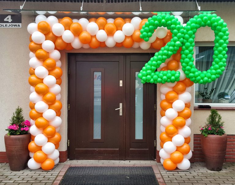 Brama z balonów na 20 urodziny