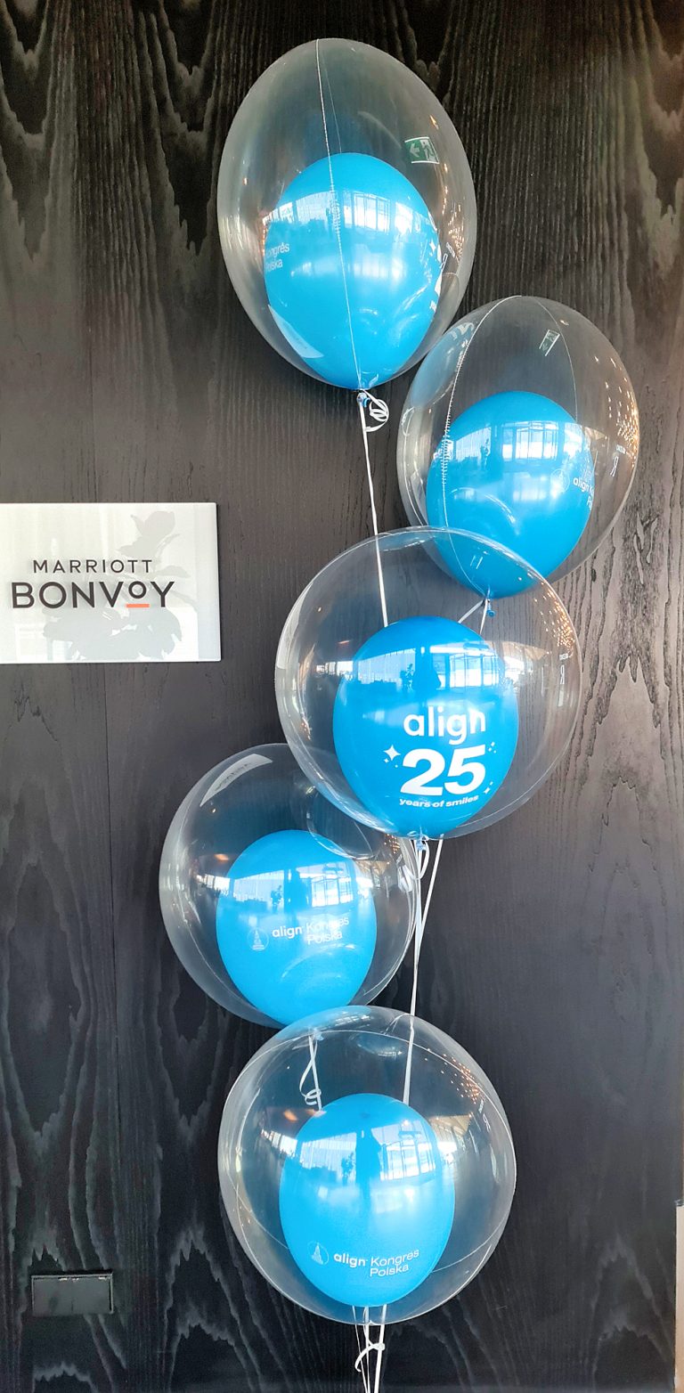 Balony w balonie napełnione helem