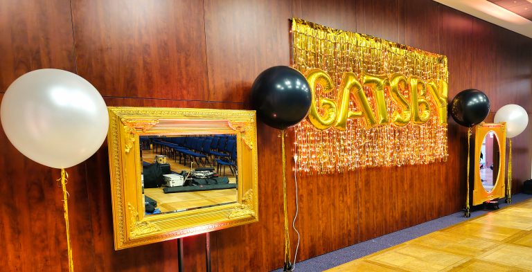 Dekoracje balonowe inspirowane filmem Wielki Gatsby