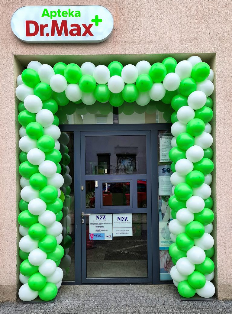 Brama z balonów na otwarcie apteki DrMax