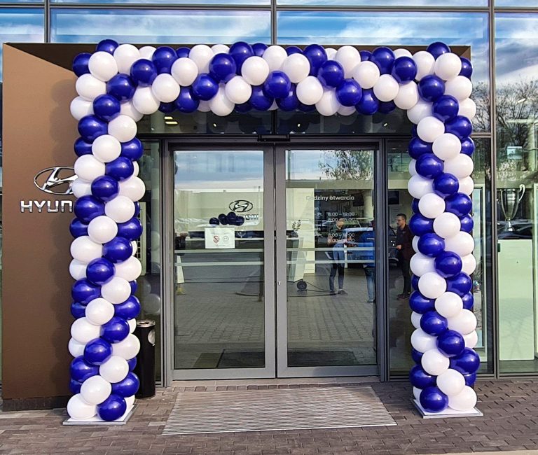 Brama z balonów na urodziny salonu Hyundai