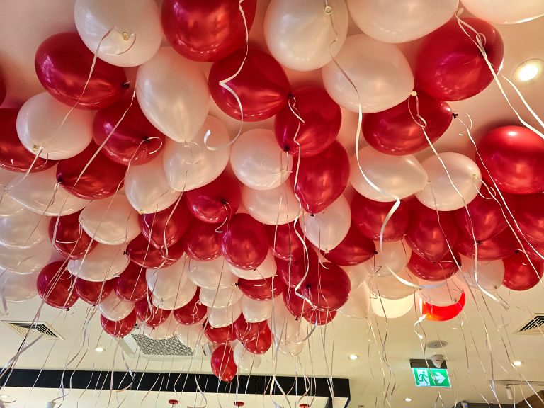 Balony z helem na otwarcie restauracji