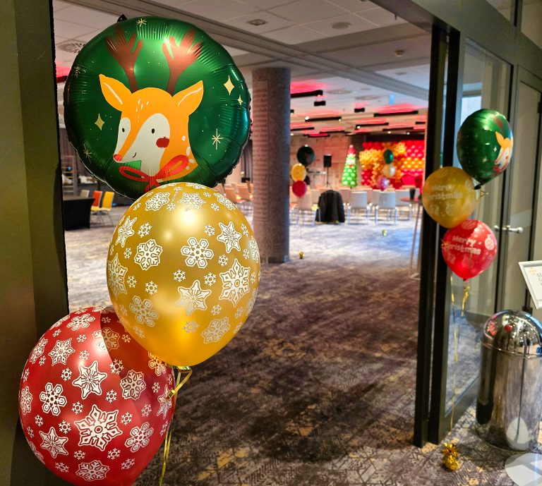 Balony z helem na Świąteczną imprezę firmową.