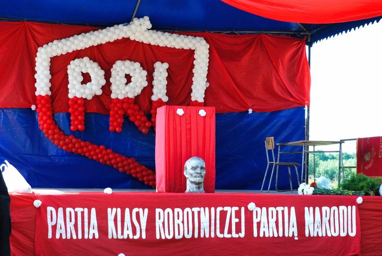 Dekoracja balonowa w klimacie PRL