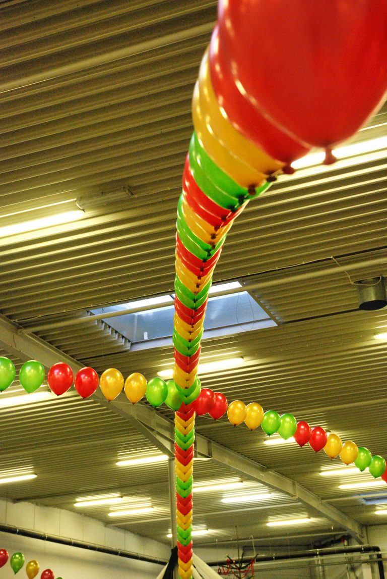 Łuki z balonów helowych na imprezę firmową