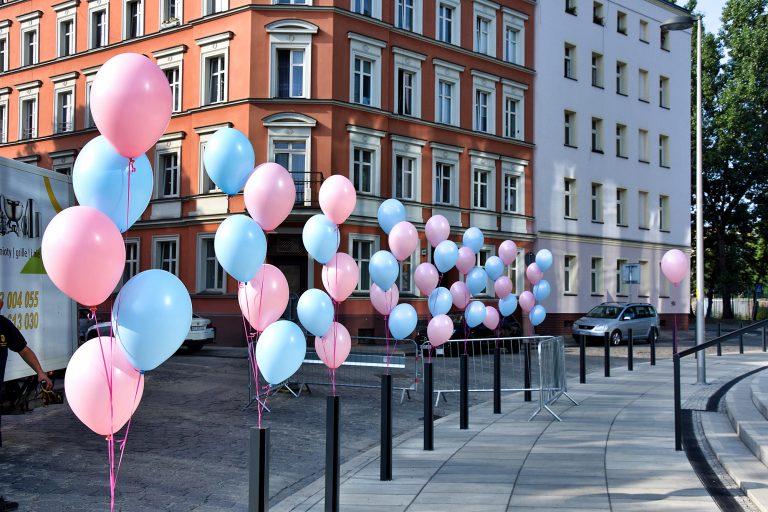 Balony z helem na dzień otwarty w przychodni Medicus