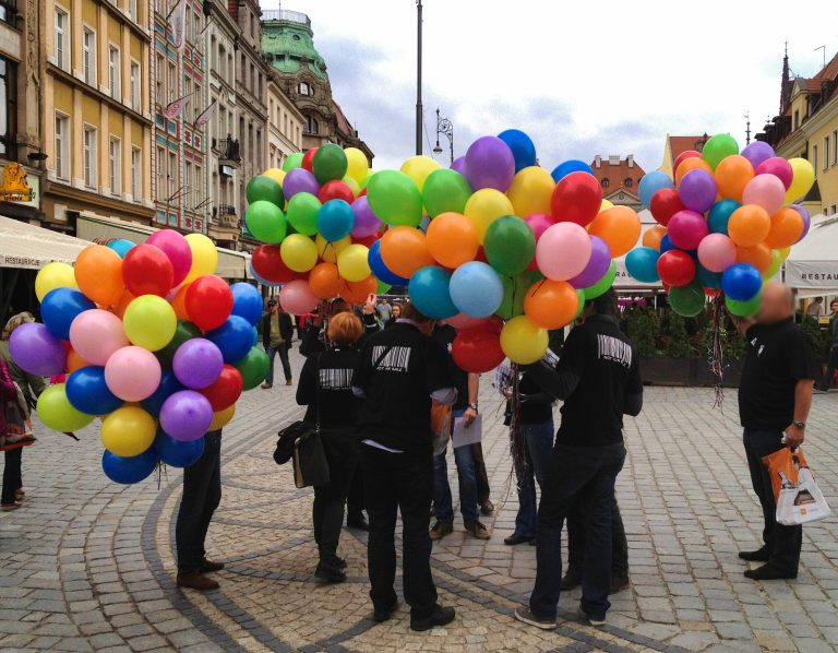 Balony z helem z dostawą na wrocławski Rynek