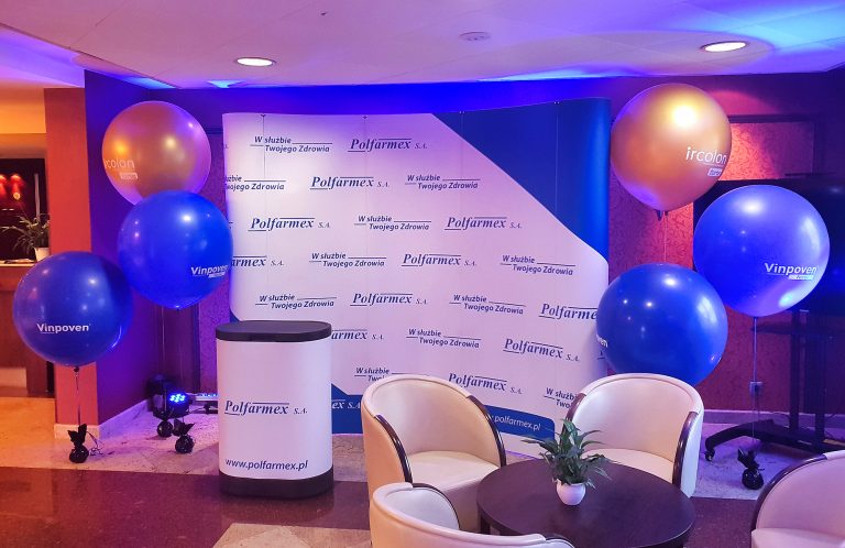 Balony giganty z helem na konferencję firmową