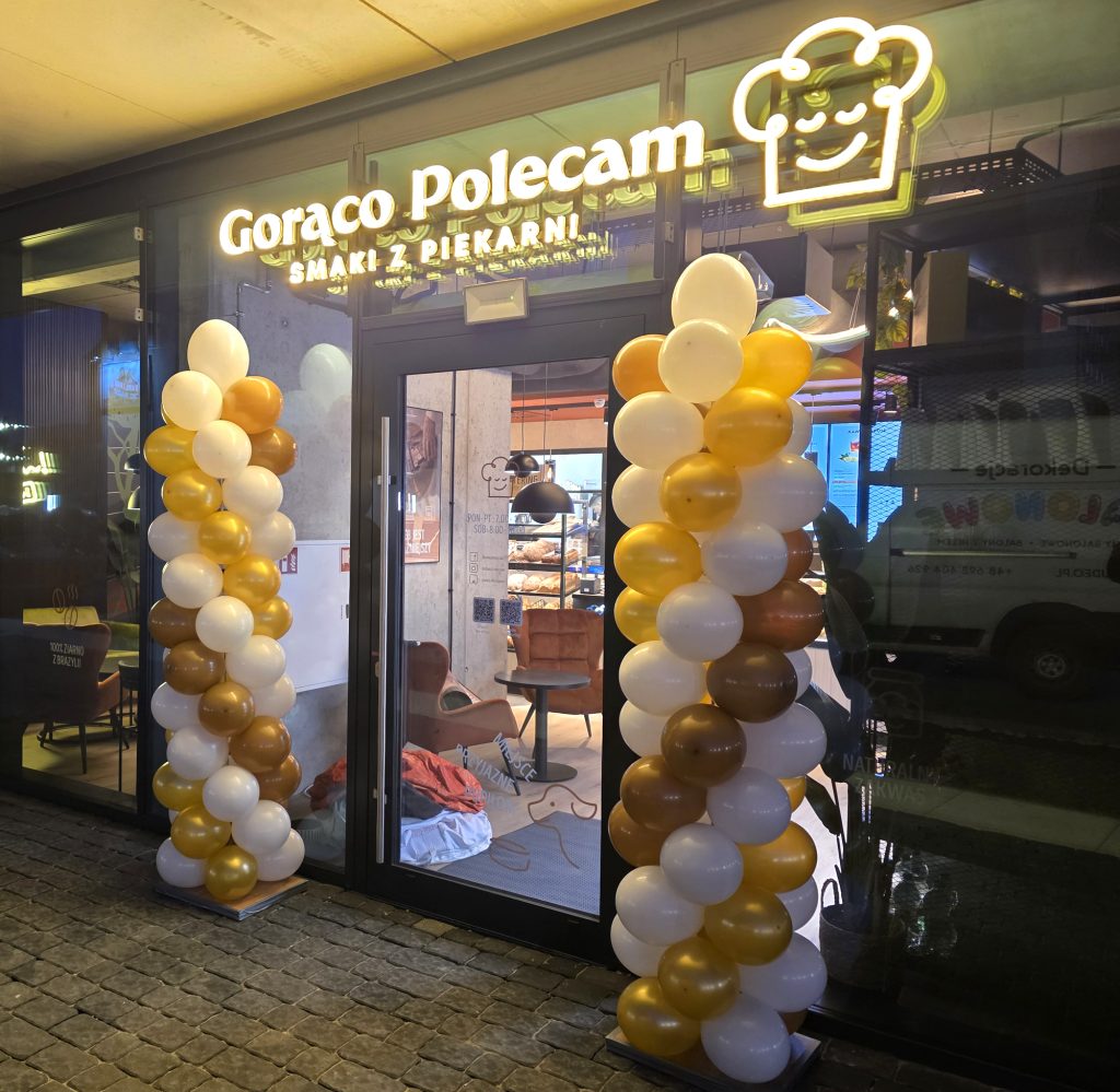 Kolumny z balonów dla Gorąco Polecam we Wrocławiu na Sikorskiego
