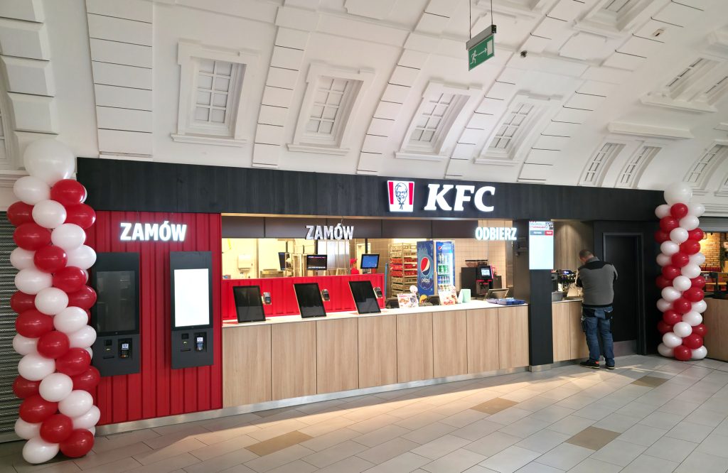 Kolumny z balonów dla KFC Wrocław Korona