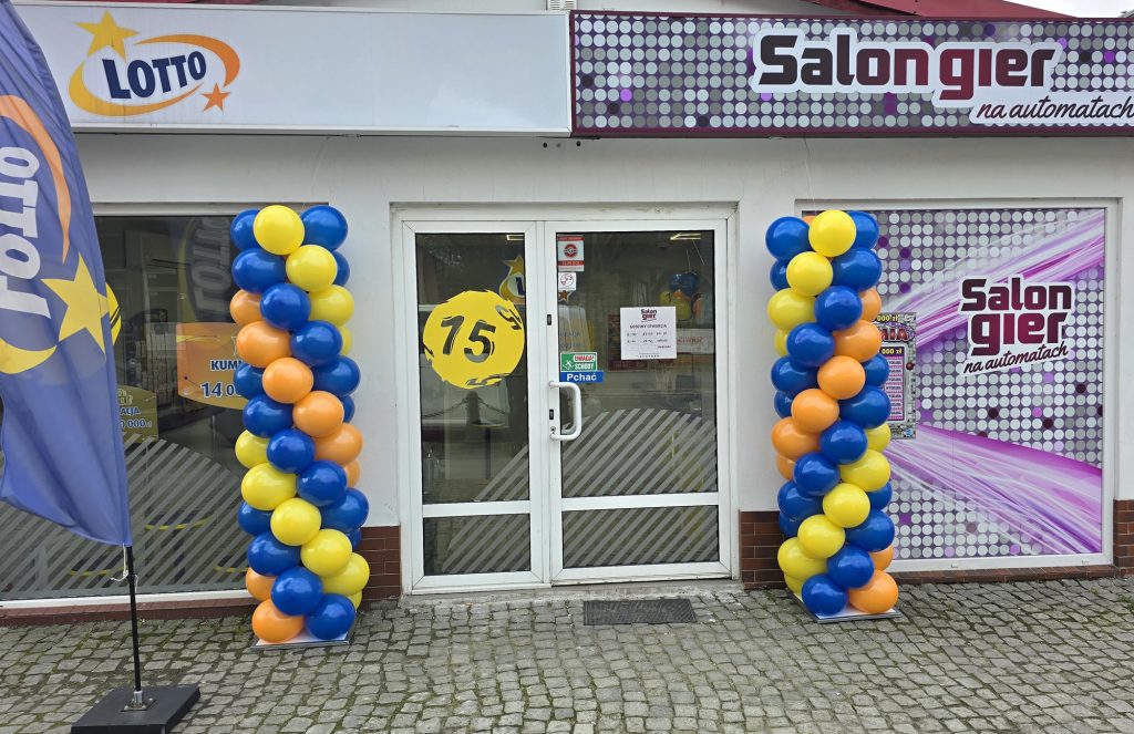 Kolumny z balonów w Strzelinie