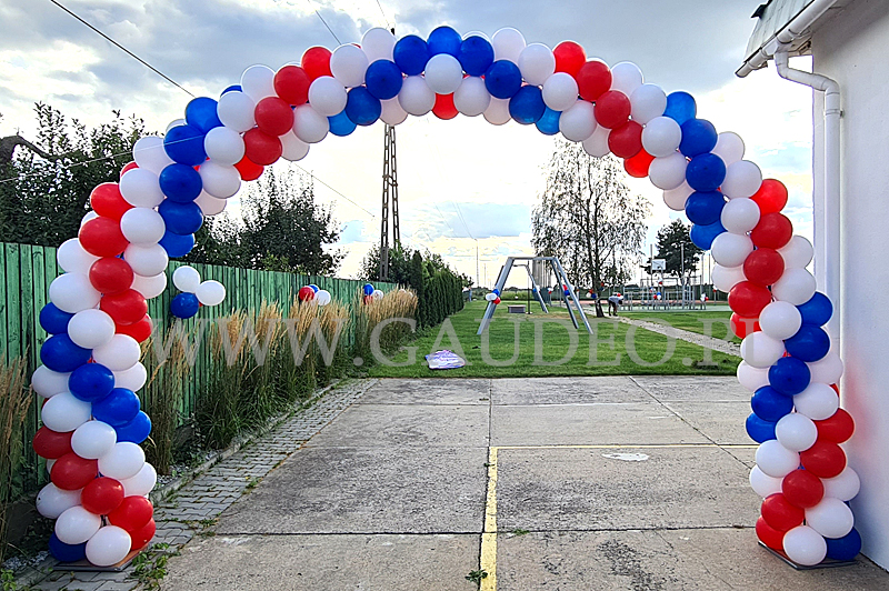 Balony na przywitanie dzieci w nowym roku szkolnym – Thames British School