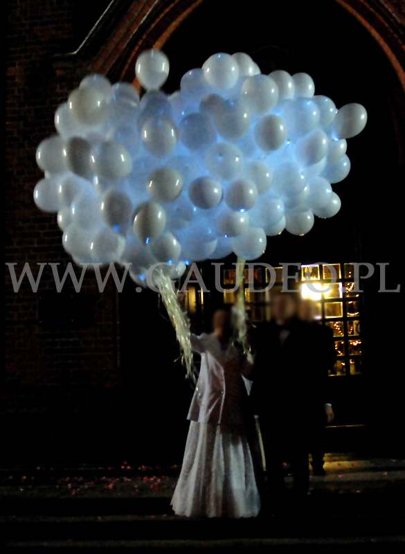 Wypuszczenie balonów z helem i diodami LED