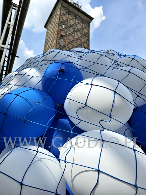 Wypuszczanie 1000 balonów z helem w Warszawie