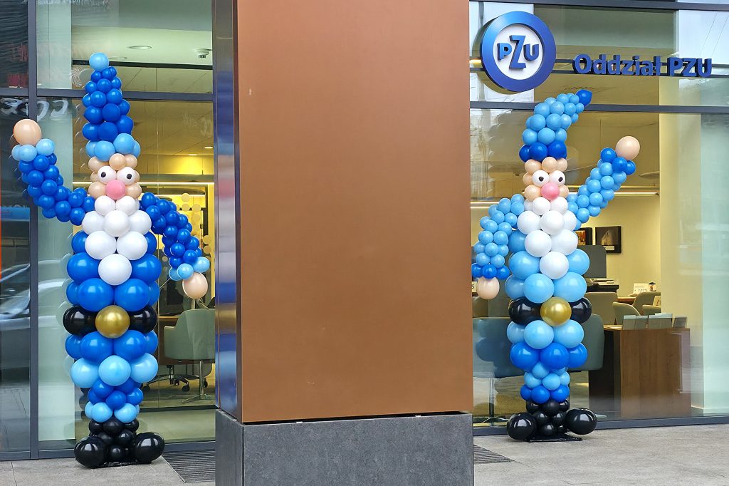 Wrocławskie krasnale z balonów na otwarcie oddziału PZU we Wrocławiu